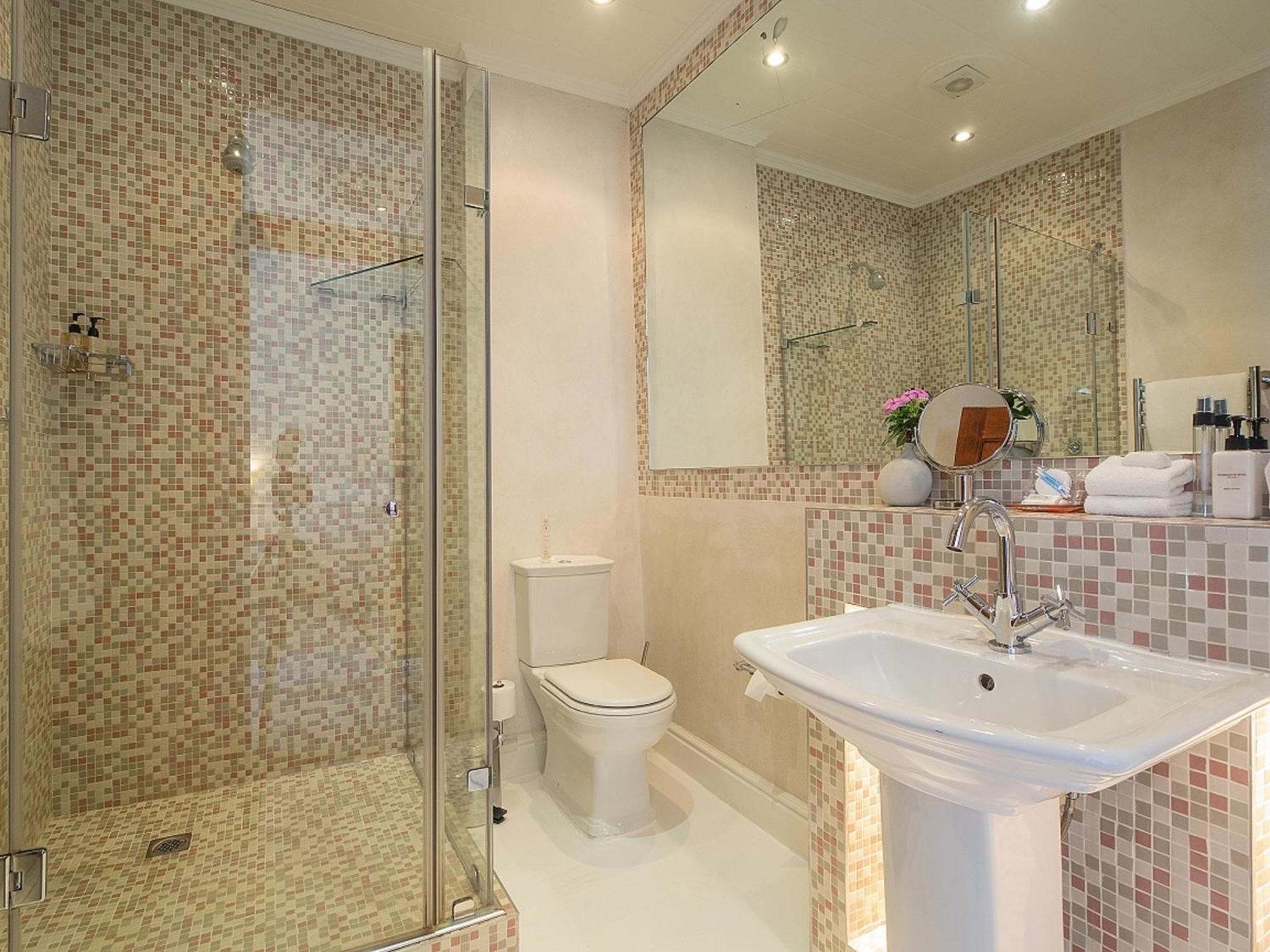 Falcons View Manor Knysna Room photo